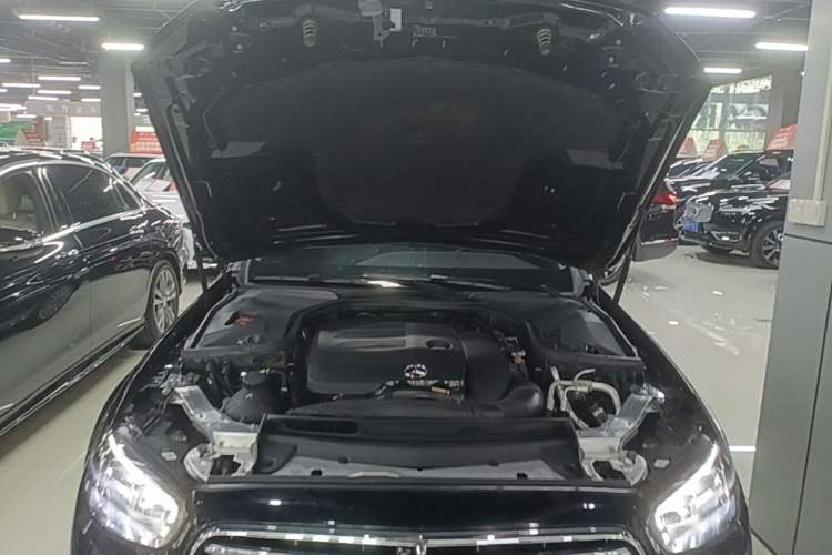 Used Mercedes-Benz E-Class 2022 E 300 L Luxury Model Engine Bay