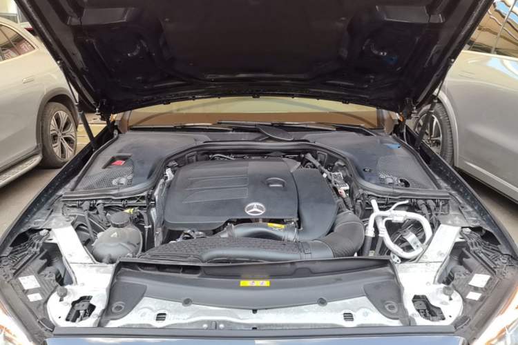 Used Mercedes-Benz E-Class 2022 Revised Version E 300 L Sporty and Stylish Edition Engine Bay