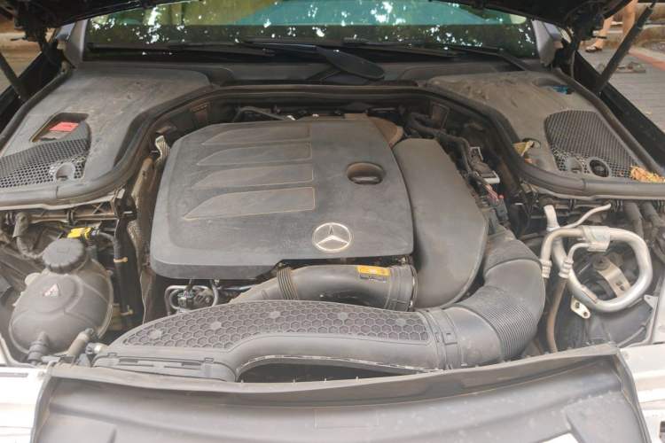 Used Mercedes-Benz E-Class 2022 E 260 L Engine Bay