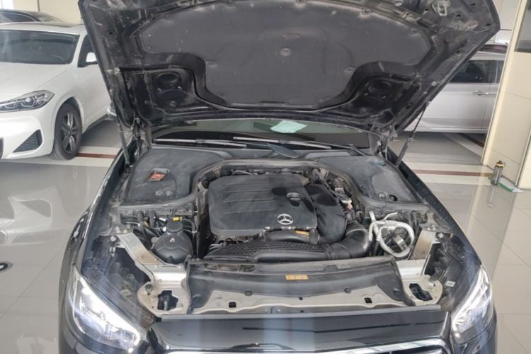 Used Mercedes-Benz E-Class 2022 Revised Version E 300 L Fashion Edition Engine Bay