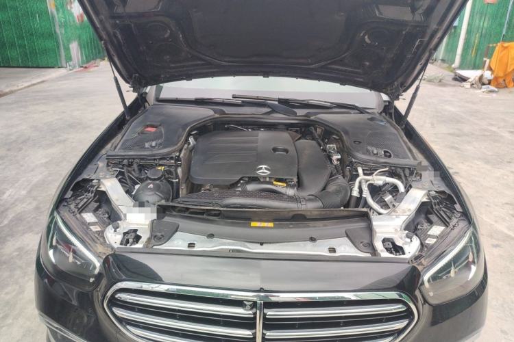 Used Mercedes-Benz E-Class 2022 Revised Version E 300 L Fashion Edition Engine Bay