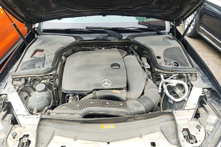 Used Mercedes-Benz E-Class 2022 Revised Version E 300 L Luxury Edition Engine Bay