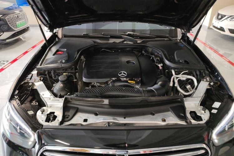 Used Mercedes-Benz E-Class 2022 Revised Version E 300 L Fashion Edition Engine Bay