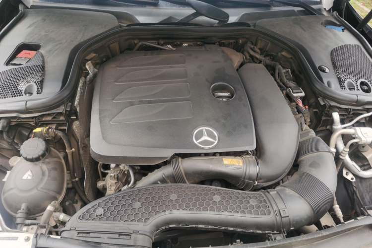 Used Mercedes-Benz E-Class 2022 Revised Version E 300 L Luxury Edition Engine Bay