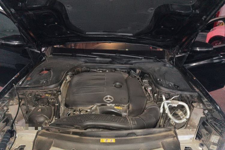 Used Mercedes-Benz E-Class 2022 Revised Version E 300 L Luxury Edition Engine Bay