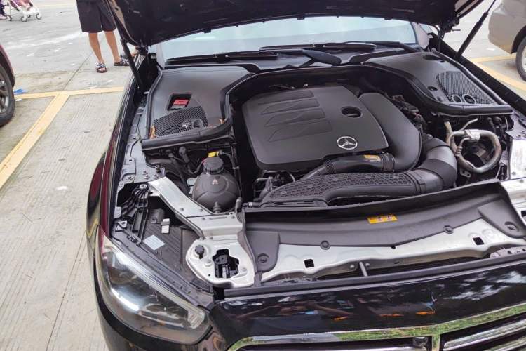 Used Mercedes-Benz E-Class 2022 Revised Version E 300 L Luxury Edition Engine Bay Right