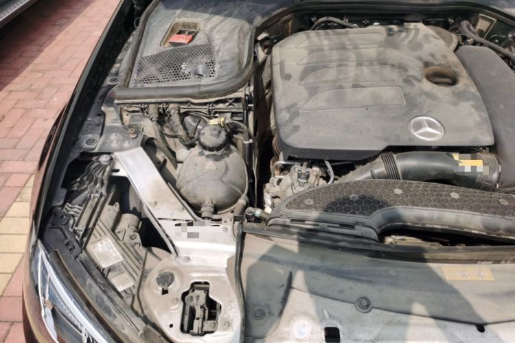 Used Mercedes-Benz E-Class 2022 Revised Version E 300 L Fashion Edition Engine Bay Right