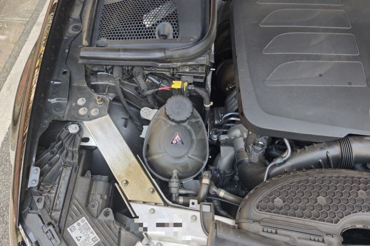 Used Mercedes-Benz E-Class 2022 Revised Version E 300 L Luxury Edition Engine Bay Right