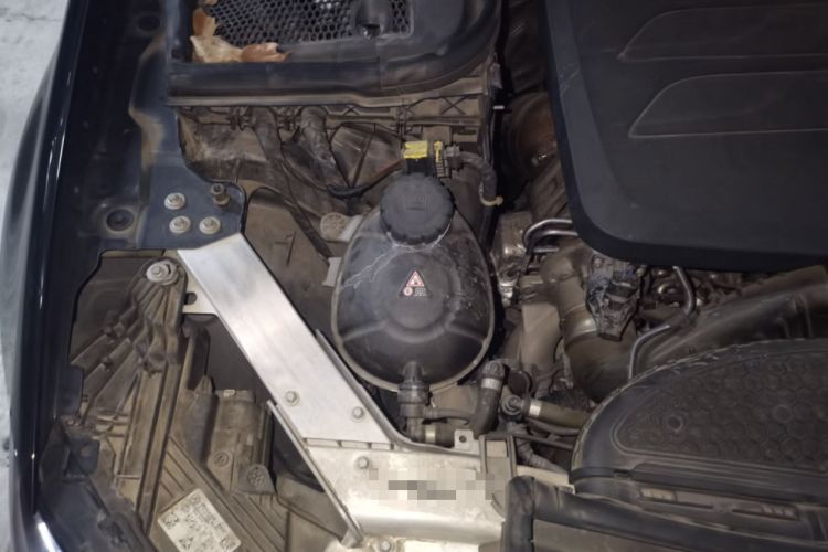 Used Mercedes-Benz E-Class 2022 E 260 L Engine Bay Right