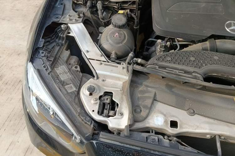 Used Mercedes-Benz E-Class 2022 Revised E 300 L Sporty and Stylish Edition Engine Bay Right