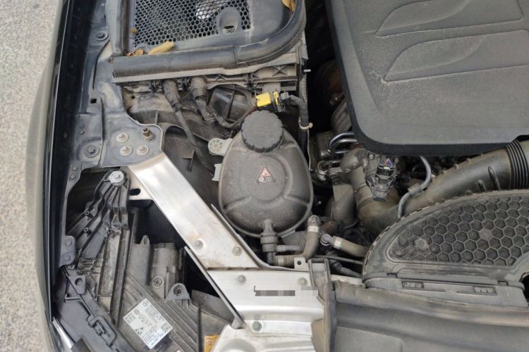 Used Mercedes-Benz E-Class 2022 Updated E 260 L Engine Bay Right