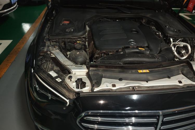 Used Mercedes-Benz E-Class 2022 Updated E 260 L Engine Bay Right