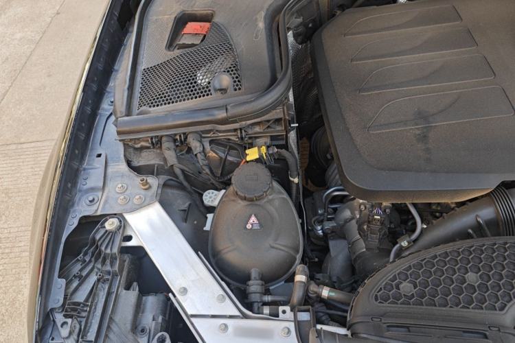 Used Mercedes-Benz E-Class 2022 Revised Version E 300 L Sport Luxury Edition Engine Bay Right