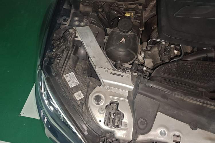 Used Mercedes-Benz E-Class 2022 Restyled E 260 L Sport Edition Engine Bay Right