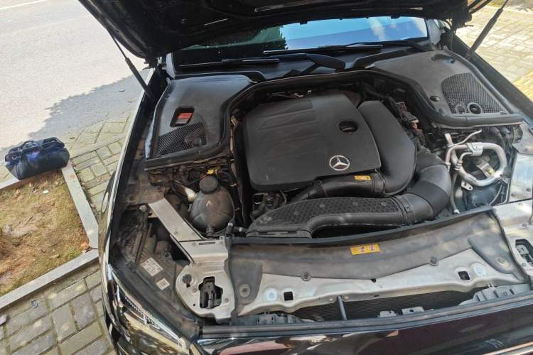 Used Mercedes-Benz E-Class 2022 Updated E 300 L Luxury Edition Engine Bay Right