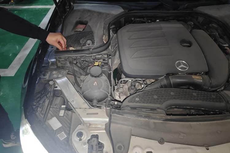 Used Mercedes-Benz E-Class 2022 Updated E 300 L Luxury Edition Engine Bay Right