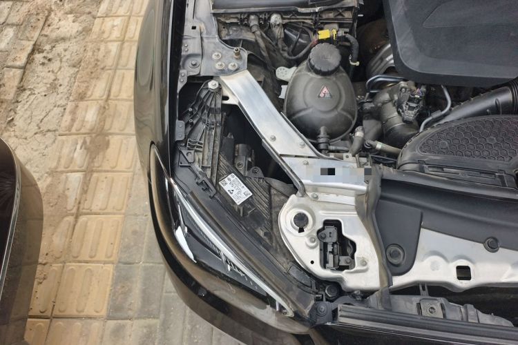 Used Mercedes-Benz E-Class 2022 Second Facelift E 260 L Engine Bay Right