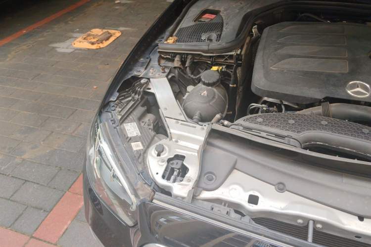 Used Mercedes-Benz E-Class 2022 E 260 L Engine Bay Right