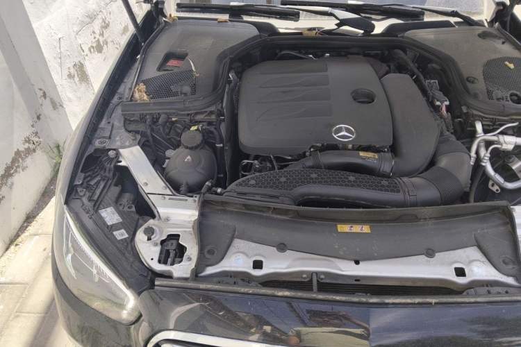 Used Mercedes-Benz E-Class 2022 Revised Version E 300 L Luxury Edition Engine Bay Right