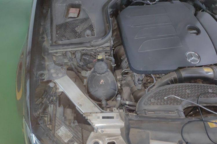 Used Mercedes-Benz E-Class 2022 Revised Version E 300 L Luxury Edition Engine Bay Right