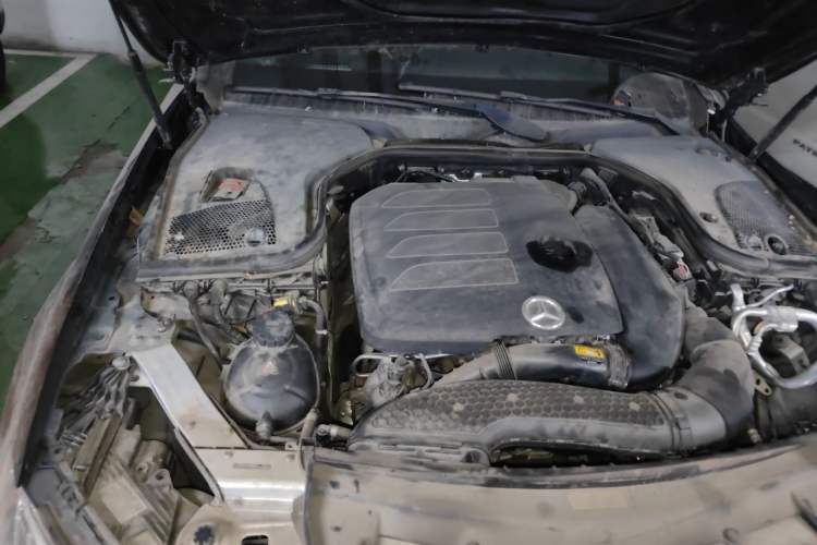 Used Mercedes-Benz E-Class 2022 Updated E 300 L Luxury Edition Engine Bay Right
