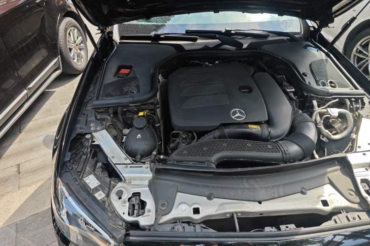 Used Mercedes-Benz E-Class 2022 Second Facelift E 300 L Luxury Edition Engine Bay Right