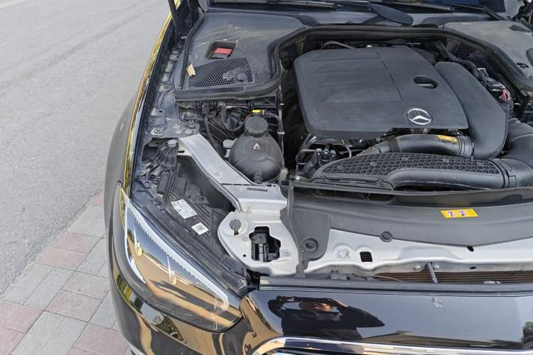 Used Mercedes-Benz E-Class 2022 Second Facelift E 300 L Luxury Edition Engine Bay Right