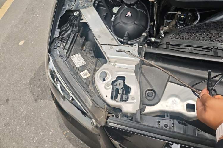 Used Mercedes-Benz E-Class 2022 Second Facelift E 300 L Fashion Edition Engine Bay Right