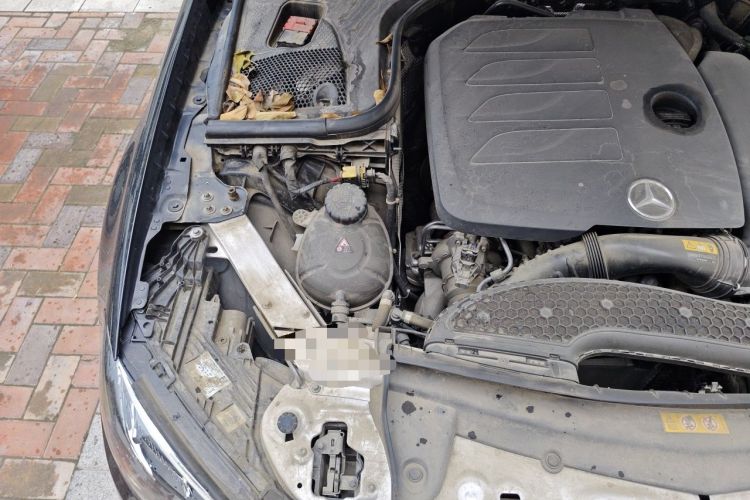 Used Mercedes-Benz E-Class 2022 Second Facelift E 300 L Luxury Edition Engine Bay Right