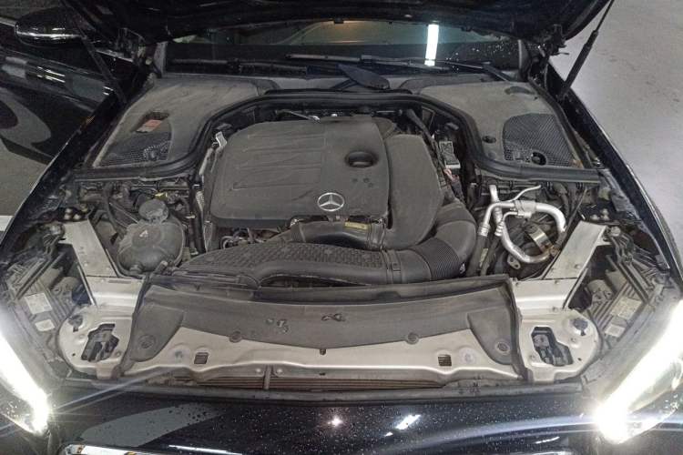 Used Mercedes-Benz E-Class 2022 E 260 L Engine Bay