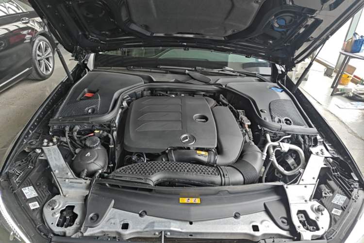 Used Mercedes-Benz E-Class 2022 Revised Version E 300 L Luxury Edition Engine Bay