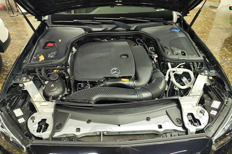 Used Mercedes-Benz E-Class 2022 Revised Version E 300 L Fashion Edition Engine Bay
