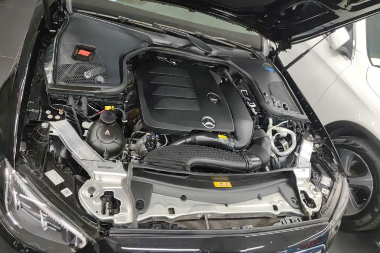 Used Mercedes-Benz E-Class 2022 Revised Version E 300 L Luxury Edition Engine Bay