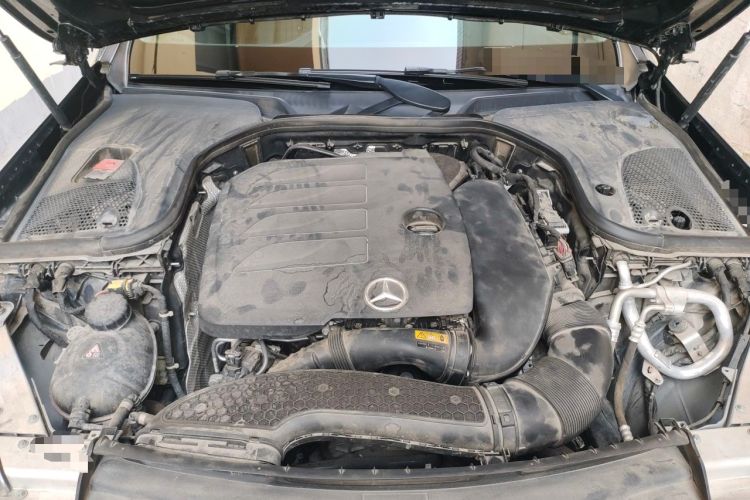 Used Mercedes-Benz E-Class 2022 E 260 L Engine Bay