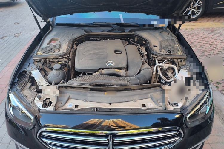 Used Mercedes-Benz E-Class 2022 E 260 L Engine Bay