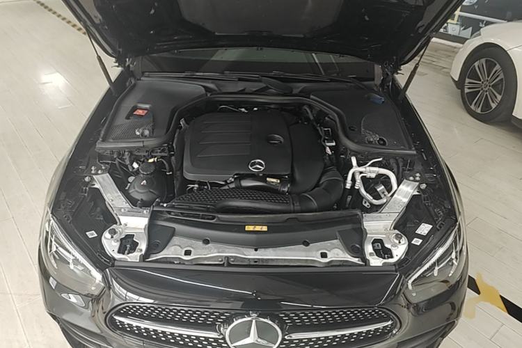 Used Mercedes-Benz E-Class 2022 Revised Version E 300 L Sport Luxury Edition Engine Bay