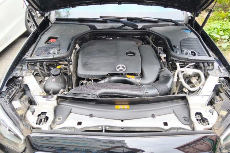 Used Mercedes-Benz E-Class 2022 Revised Version E 300 L Luxury Edition Engine Bay