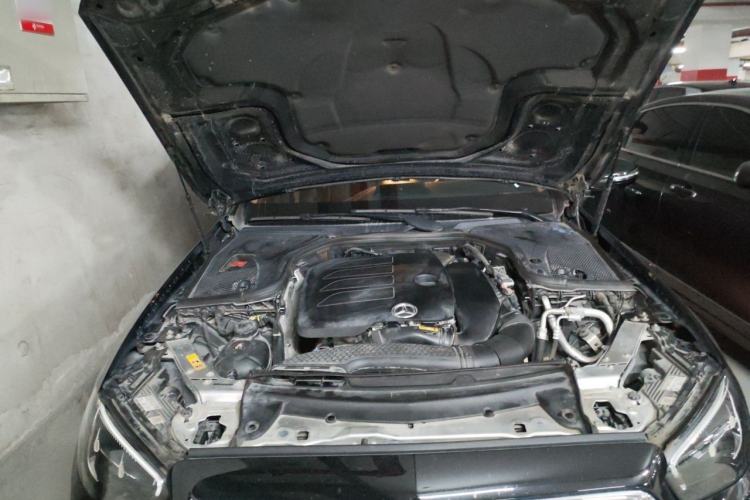 Used Mercedes-Benz E-Class 2022 E 260 L Engine Bay