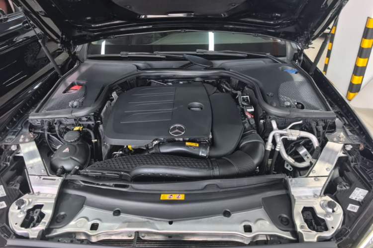 Used Mercedes-Benz E-Class 2022 Revised Version E 300 L Luxury Edition Engine Bay