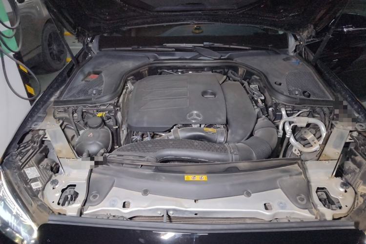 Used Mercedes-Benz E-Class 2022 Revised Version E 300 L Luxury Edition Engine Bay