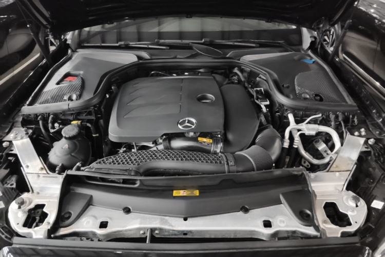 Used Mercedes-Benz E-Class 2022 Revised Version E 300 L Luxury Edition Engine Bay
