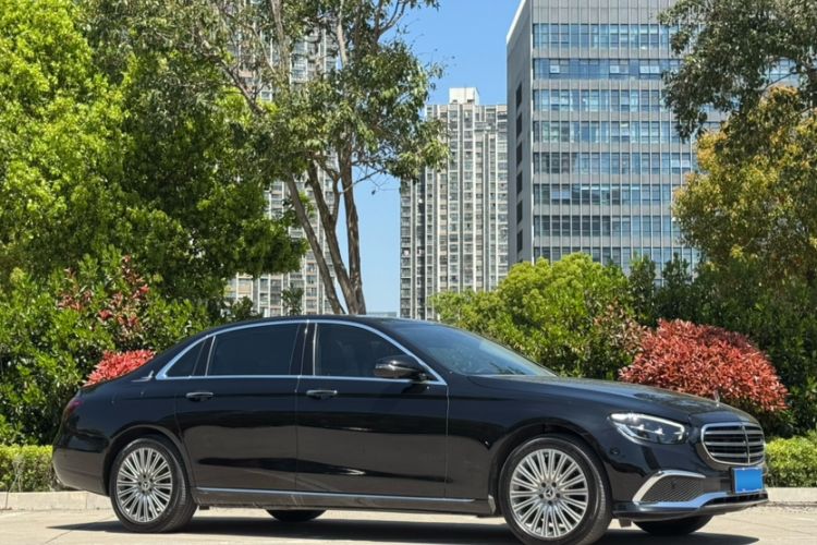 Used Mercedes-Benz E-Class 2022 Revised Version E 300 L Luxury Edition Exterior 1