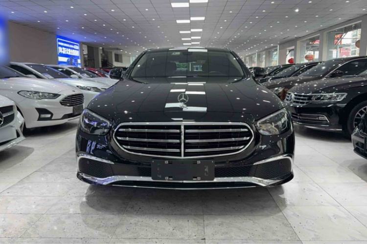 Used Mercedes-Benz E-Class 2022 Updated E 260 L Exterior 1