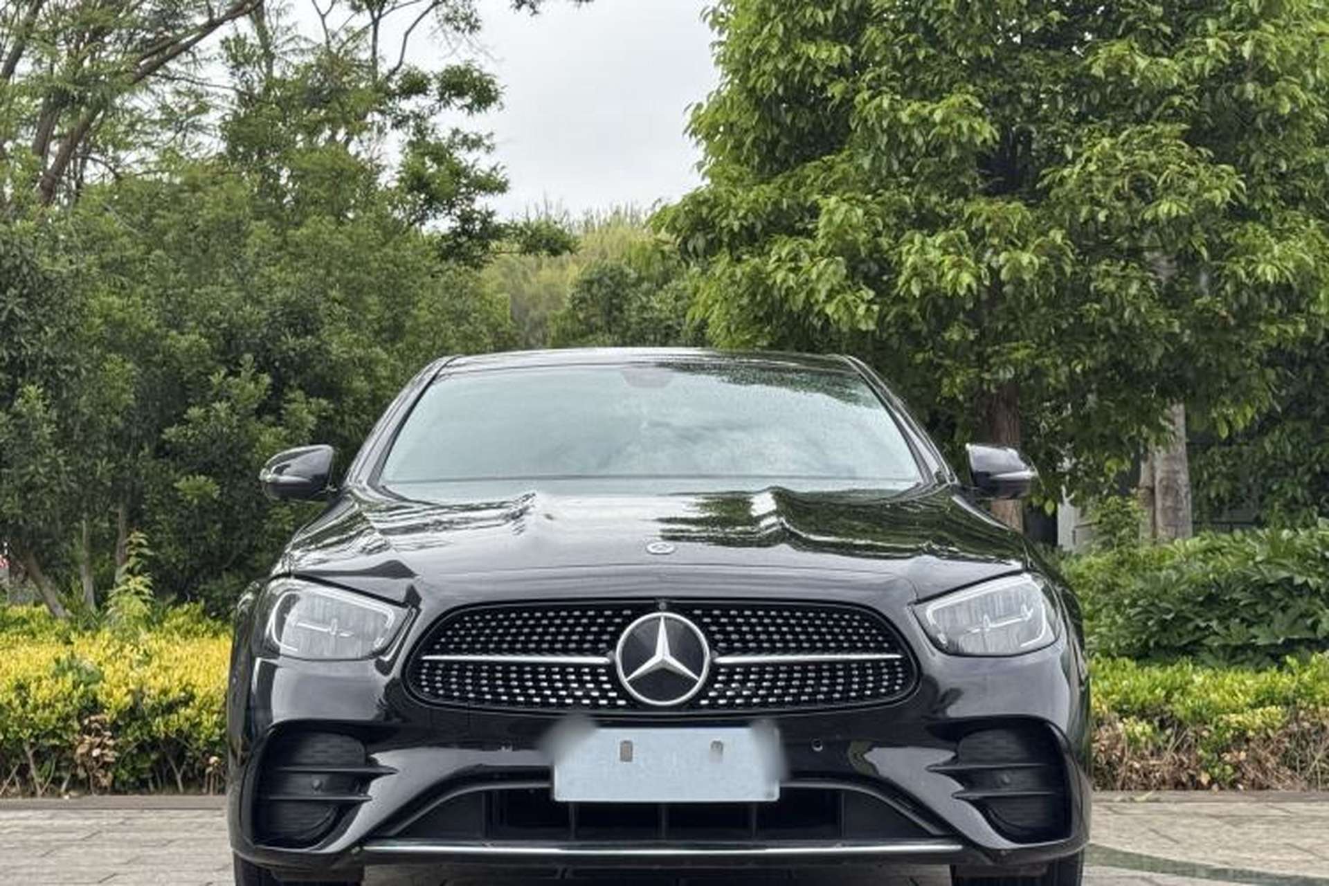 Used Mercedes-Benz E-Class 2022 Second Facelift E 300 L Sporty and Stylish Edition Exterior 1