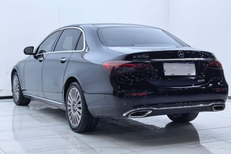 Used Mercedes-Benz E-Class 2022 Second Facelift E 300 L Fashion Edition Exterior 11