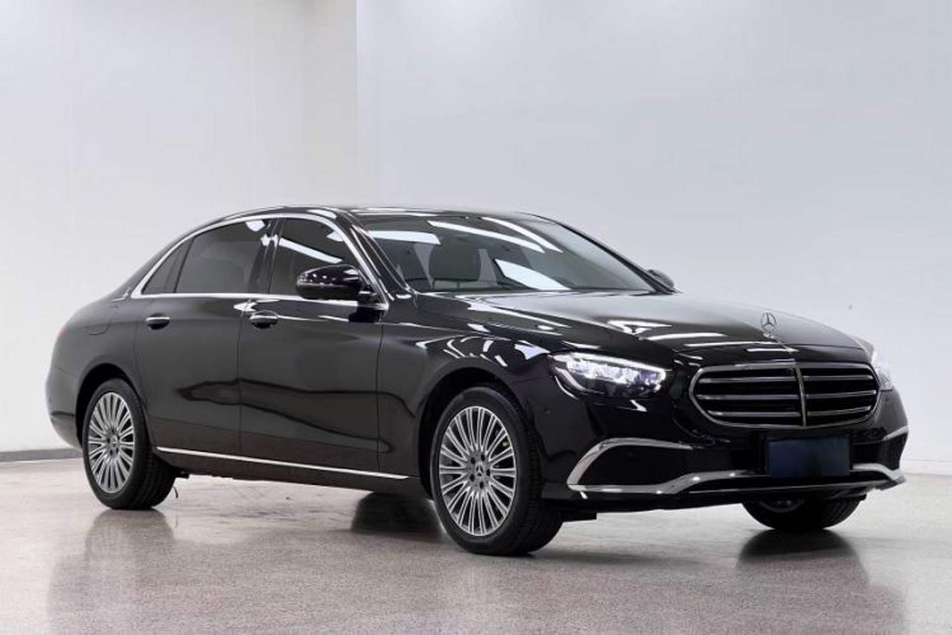 Used Mercedes-Benz E-Class 2022 Updated E 300 L Stylish Edition Exterior 2