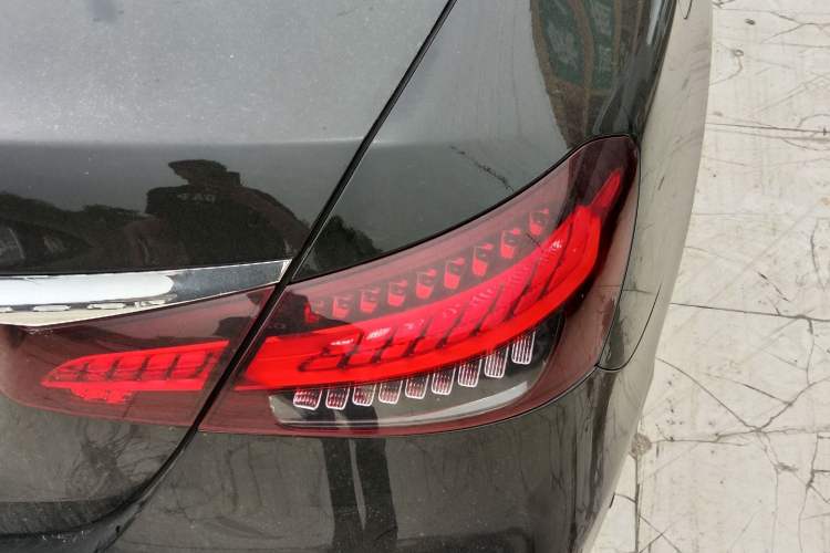 Used Mercedes-Benz E-Class 2022 Revised Version E 300 L Sport Luxury Edition Exterior 2