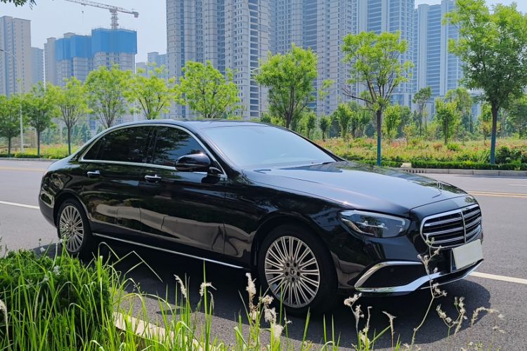 Used Mercedes-Benz E-Class 2022 Second Facelift E 300 L Luxury Edition Exterior 2