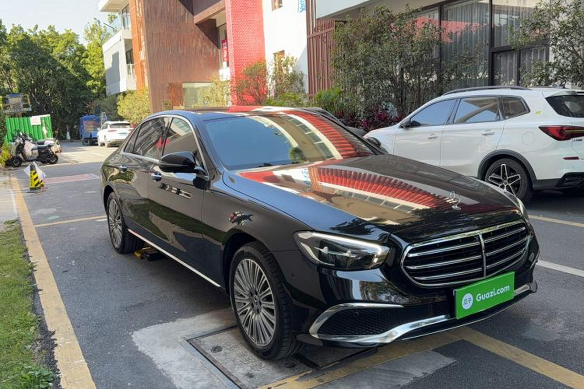 Used Mercedes-Benz E-Class 2022 Second Facelift E 300 L Fashion Edition Exterior 2