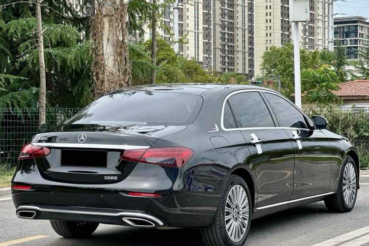 Used Mercedes-Benz E-Class 2022 Second Facelift E 300 L Luxury Edition Exterior 3